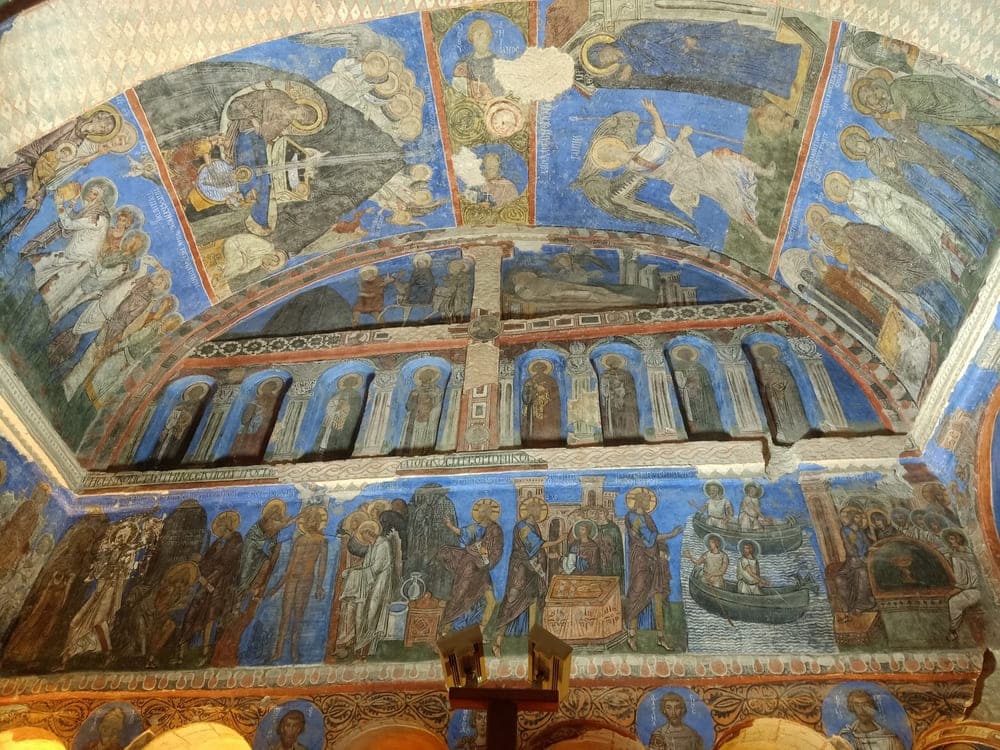 cappadoce-eglise-troglodyte-fresque-bleue-lapis cappadoce-eglise-troglodyte-fresque-bleue-lapis
