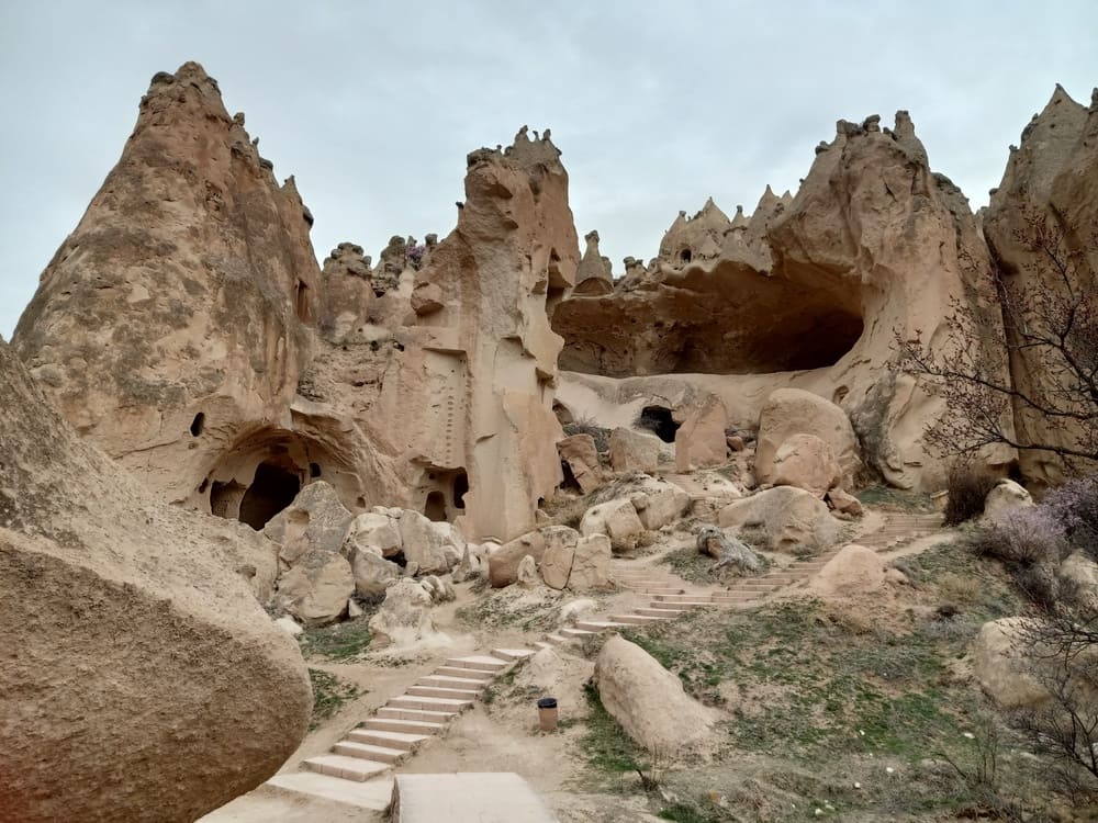 eglise-rupestre-cappadoce-chemin-visite eglise-rupestre-cappadoce-chemin-visite