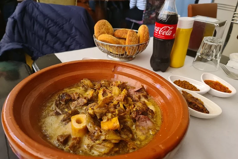 Plats Haj Boujemaa, Marrakech Tanjia servie chez Plats Haj Boujemaa, adresse populaire où manger à Marrakech