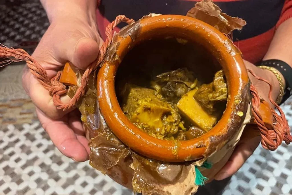 Tanjia de Marrakech Tanjia marrakchie au jarret de veau dans sa jarre en terre cuite